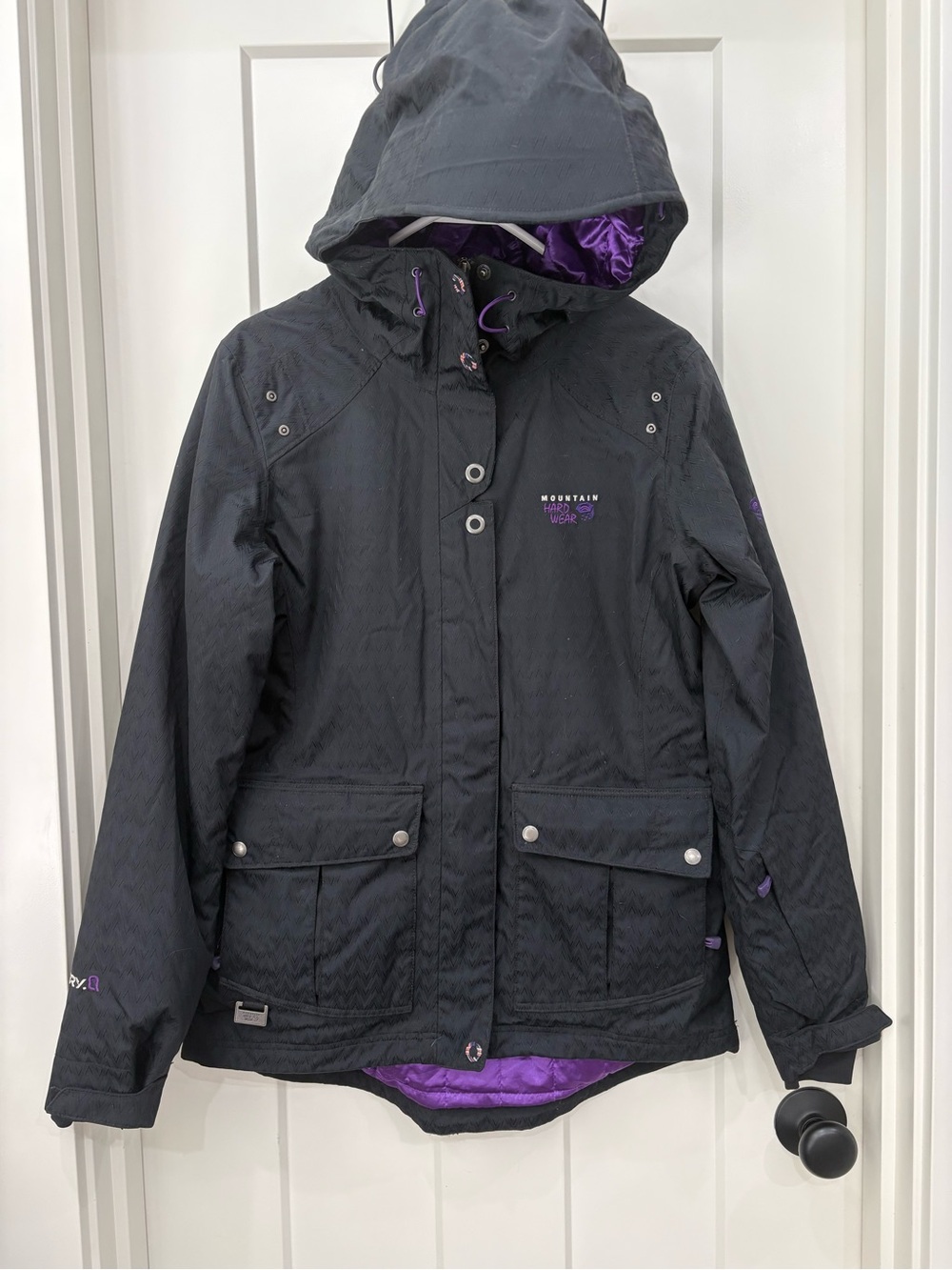 Mountain Hardwear Black Ski Jacket with Purple Lining